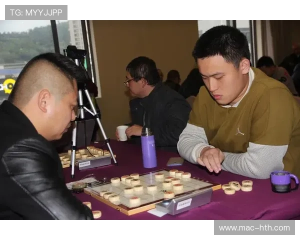 达尔米思在BTF赛事中对决梅吉多夫，雏量级选手展开强硬凌厉风格较量