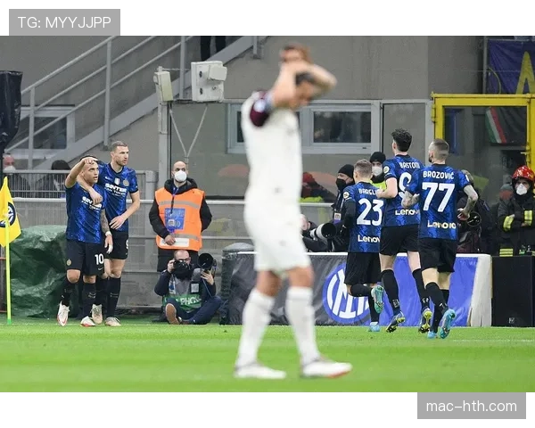 蒙扎对阵萨勒尼塔纳,蒙扎开场即采用高位区域逼抢结合针对性盯人 蒙扎对阵萨勒尼塔纳,蒙扎开场即采用高位区域逼抢结合针对性盯人